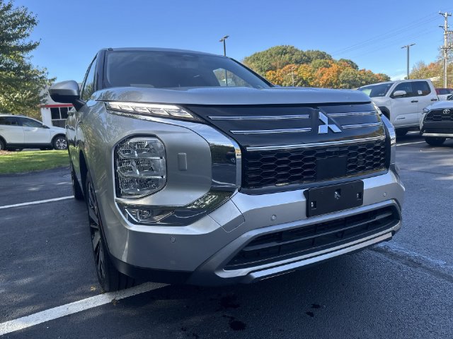 Used 2025 Mitsubishi Outlander SE AWD/4WD image 18