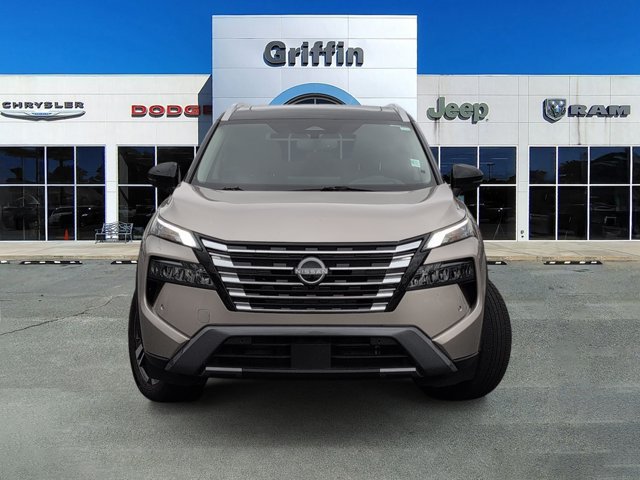 Used 2025 Nissan Rogue SL w/ SL Premium Package FWD image 11
