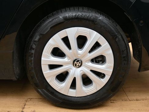 Used 2022 Toyota Prius LE image 13