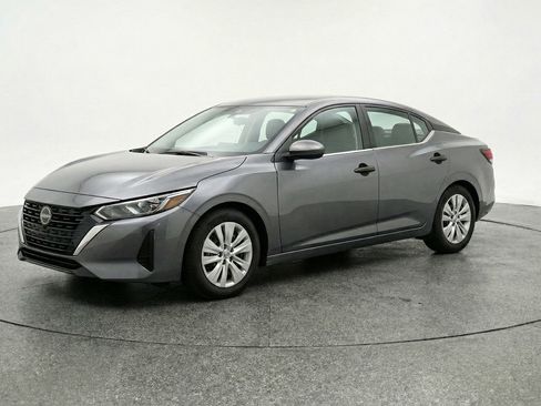 Used 2025 Nissan Sentra S FWD image 3