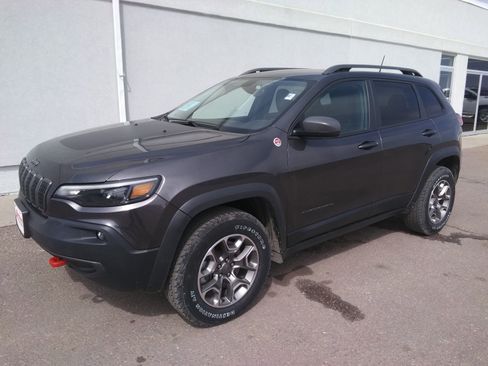 Used 2020 Jeep Cherokee Trailhawk w/ Cold Weather Group AWD/4WD image 2
