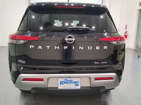 Used 2025 Nissan Pathfinder SL AWD/4WD image 9