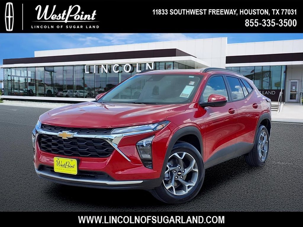 Used 2026 Chevrolet Trax LT w/ Driver Confidence Package FWD image 1