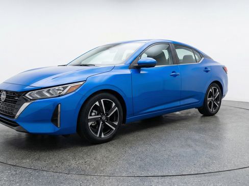 Used 2025 Nissan Sentra SV FWD image 3