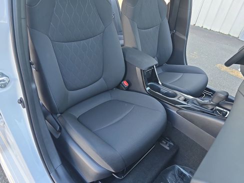 Used 2022 Toyota Corolla LE image 16