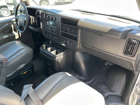 Used 2022 GMC Savana 3500 Extended w/ Power Convenience Package image 12