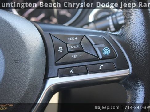 Used 2019 Nissan Rogue Sport SL w/ Premium Package image 17