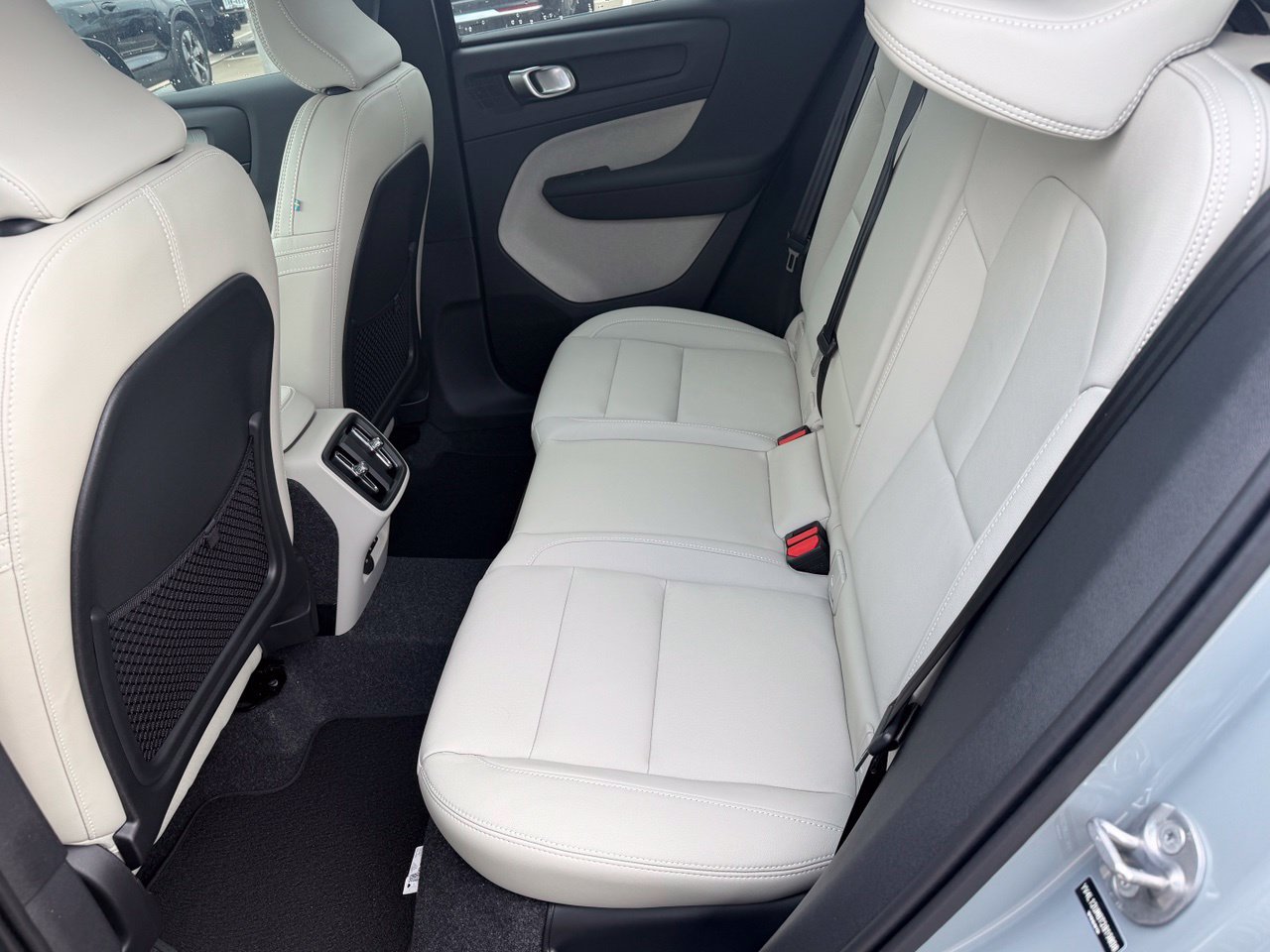New 2026 Volvo XC40 B5 Ultra w/ Protection Package Premier AWD/4WD image 15