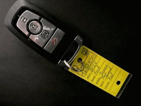 Used 2024 Ford Bronco Black Diamond image 11