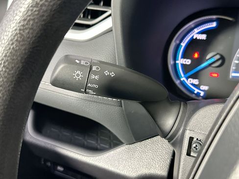 Used 2025 Toyota RAV4 XLE image 20