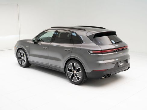 New 2026 Porsche Cayenne E-Hybrid image 3