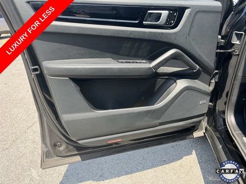 Used 2020 Porsche Cayenne S AWD/4WD image 24