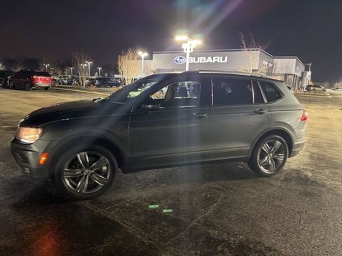 Used 2020 Volkswagen Tiguan SEL image 11