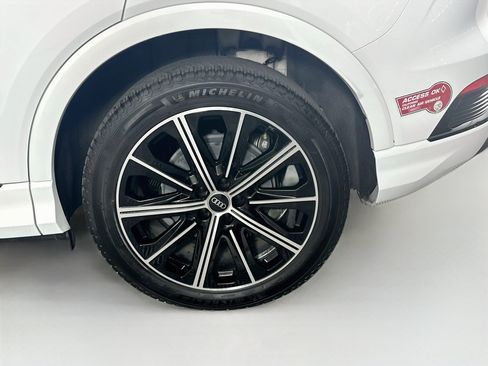 Used 2022 Audi Q4 e-tron Premium Plus AWD/4WD image 11