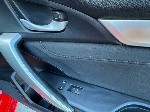 Used 2020 Honda Civic EX image 32