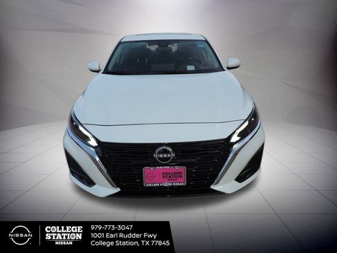 New 2025 Nissan Altima 2.5 SV w/ SV Special Edition Package image 9