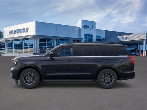 New 2025 Ford Expedition Active image 3