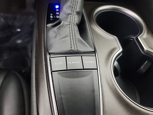 Used 2024 Toyota Camry SE FWD image 35