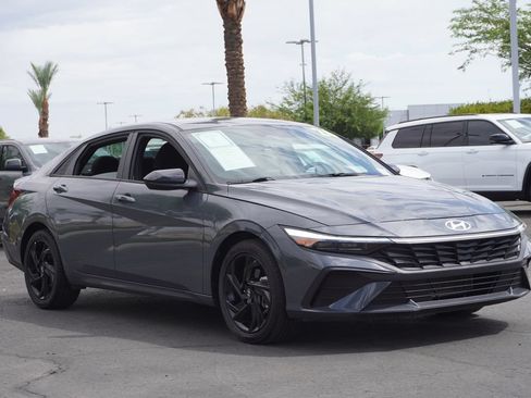 Used 2026 Hyundai Elantra Sport FWD image 4
