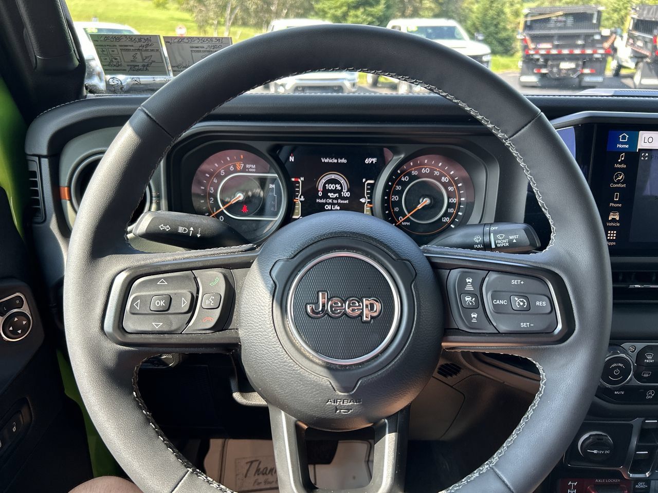 Used 2025 Jeep Gladiator Mojave w/ Convenience Group AWD/4WD image 25