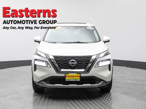 Used 2022 Nissan Rogue SL w/ SL Premium Package image 2