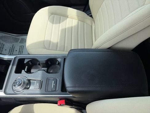 Used 2024 Ford Edge SE AWD/4WD image 19