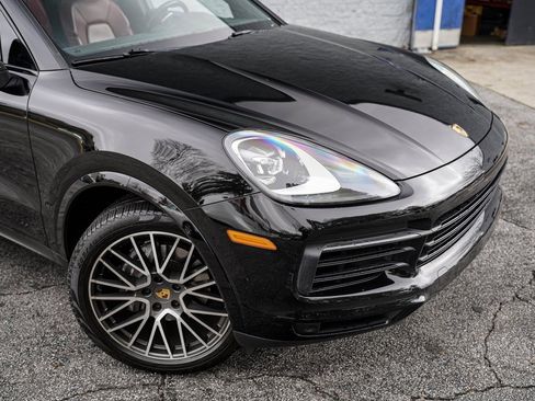 Used 2020 Porsche Cayenne image 7