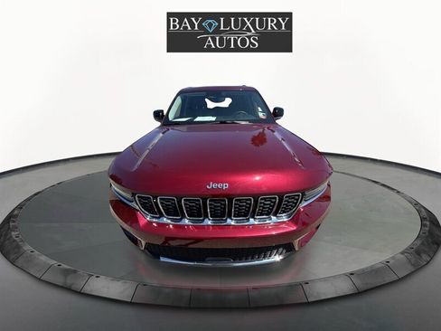 Used 2023 Jeep Grand Cherokee Limited AWD/4WD image 2