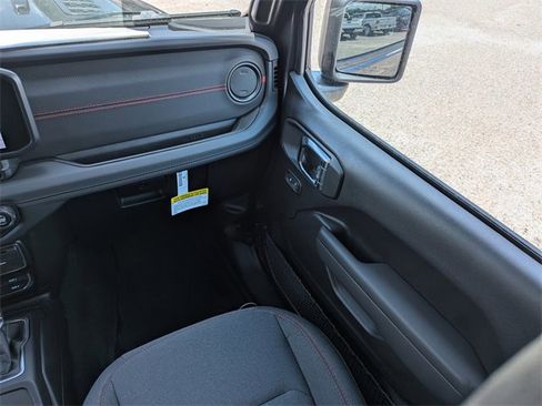 New 2025 Jeep Gladiator Rubicon w/ Convenience Group image 17