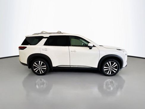 Used 2024 Nissan Pathfinder Platinum w/ Cargo Package FWD image 18