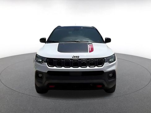 Used 2025 Jeep Compass Trailhawk AWD/4WD image 4