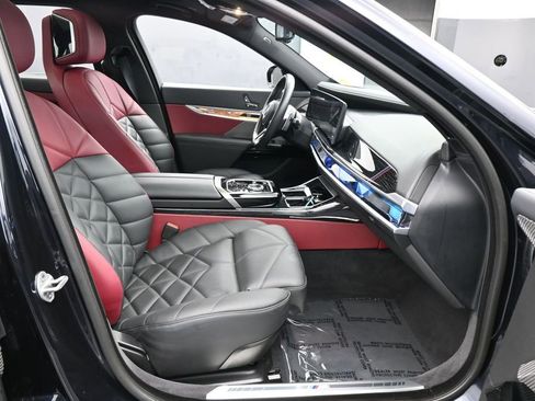 Used 2025 BMW 740i xDrive AWD/4WD image 48