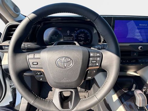 Used 2026 Toyota Crown Limited image 22