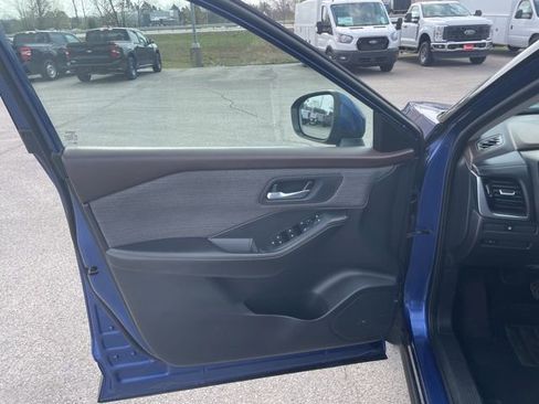 Used 2021 Nissan Rogue SV image 17