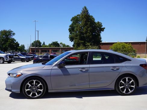 Used 2025 Honda Civic Sport Touring image 3