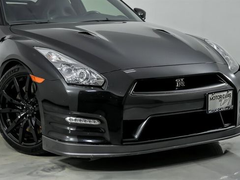 Used 2013 Nissan GT-R Premium AWD/4WD image 3