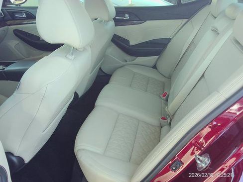 Used 2017 Nissan Maxima Platinum image 5