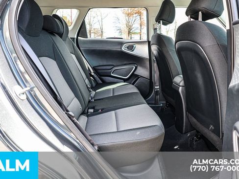 Used 2025 Kia Soul LX w/ LX Technology Package FWD image 23