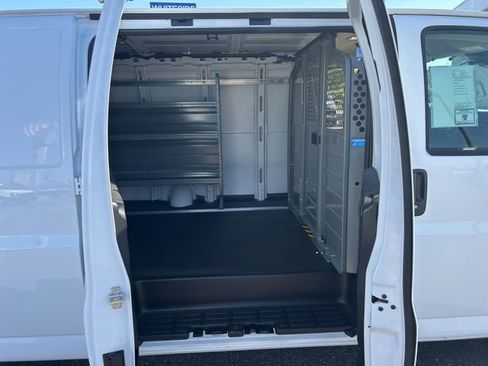 New 2025 GMC Savana 3500 Extended w/ Driver Convenience Package RWD image 19