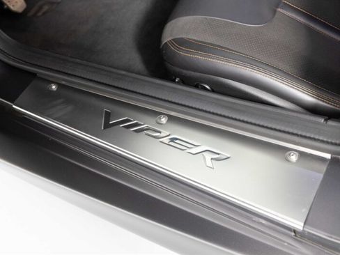 Used 2014 SRT Viper GTS RWD image 18