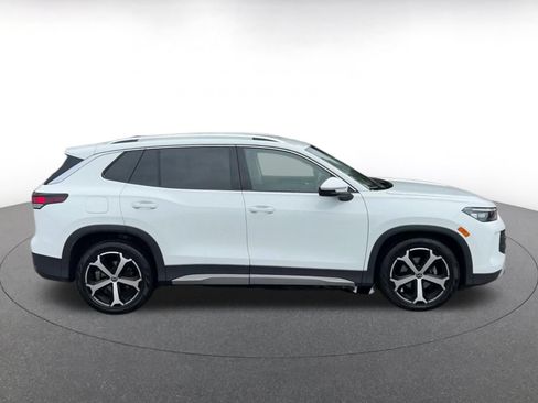 Used 2026 Volkswagen Tiguan SE FWD image 15