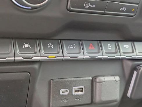 Certified 2025 Chevrolet Silverado 1500 Custom image 18