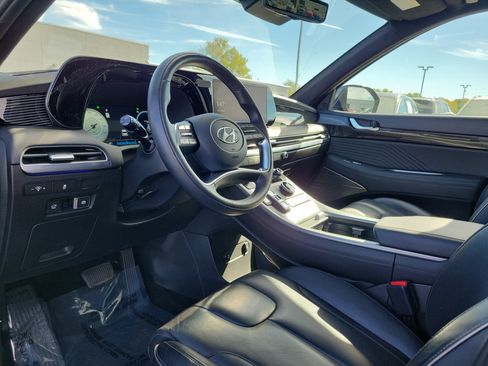 Used 2023 Hyundai Palisade Calligraphy image 19