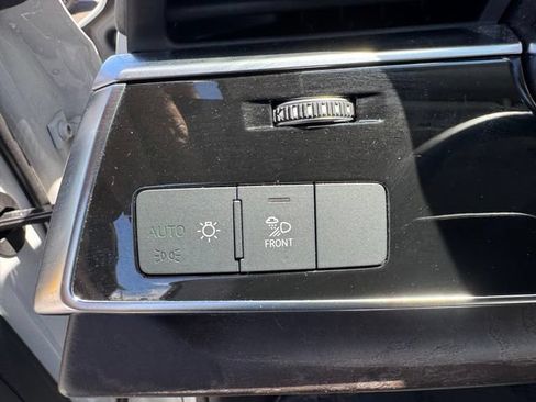 Used 2023 Audi Q8 Premium w/ Convenience Package AWD/4WD image 27