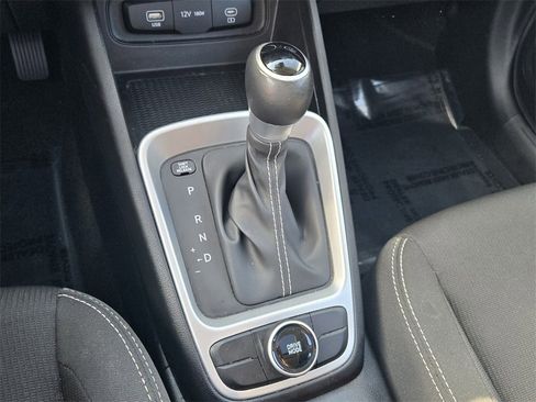 Certified 2023 Hyundai Venue SEL w/ Cargo Package image 17