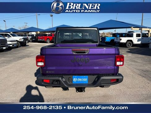 New 2026 Jeep Gladiator Sport image 6