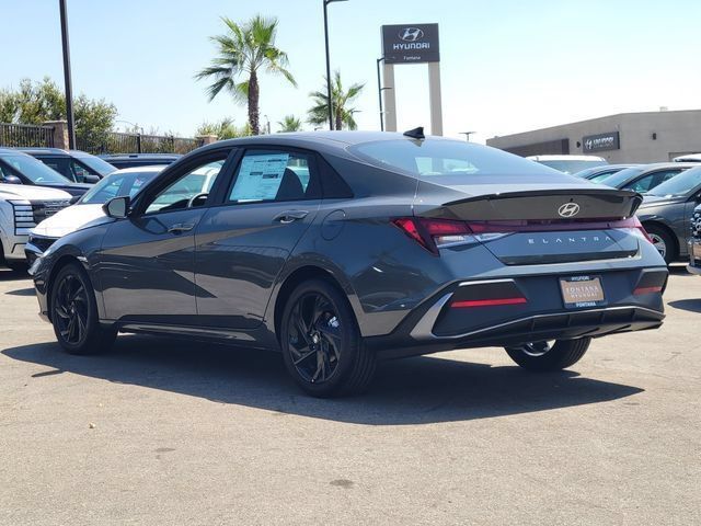 New 2026 Hyundai Elantra SEL Sport FWD image 4