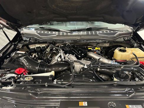 Used 2019 Ford F250 Platinum w/ FX4 Off-Road Package AWD/4WD image 95
