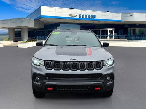 Used 2023 Jeep Compass Trailhawk image 2