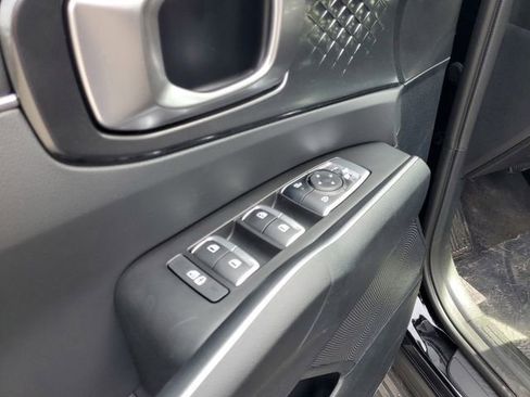 New 2025 Kia Sorento S image 6